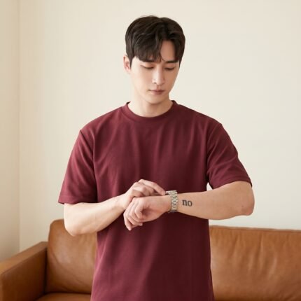 Men's Textured Pattern Short Sleeve T-Shirt - Burgundy Maroon